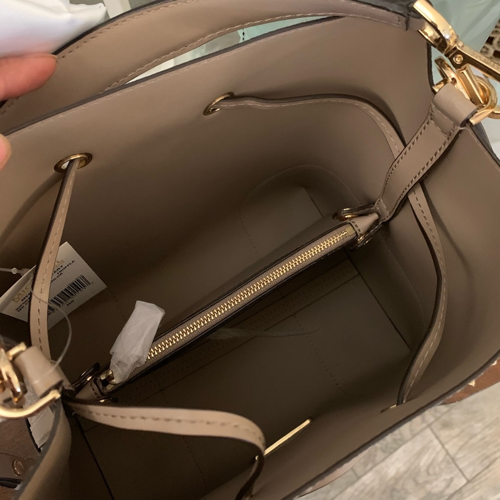 Beautiful Mk bucket shoulder bag - Picture 3 of 12